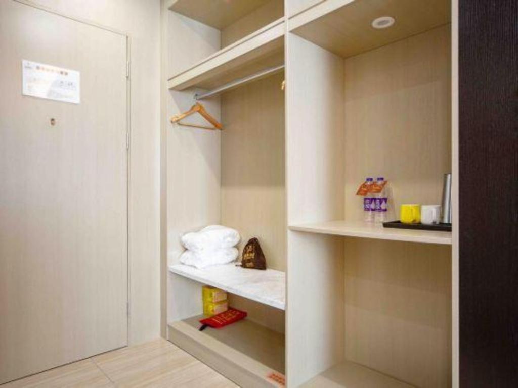 Gya Changzhou Wujin District Hutang New Era Furniture Plaza Hotel Bagian luar foto