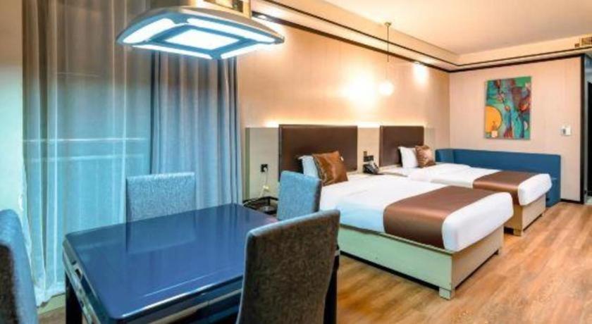 Gya Changzhou Wujin District Hutang New Era Furniture Plaza Hotel Bagian luar foto