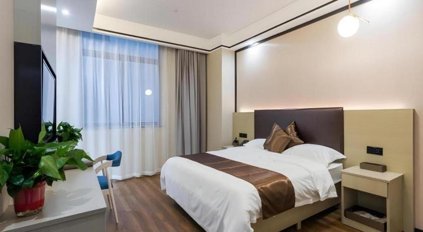 Gya Changzhou Wujin District Hutang New Era Furniture Plaza Hotel Bagian luar foto